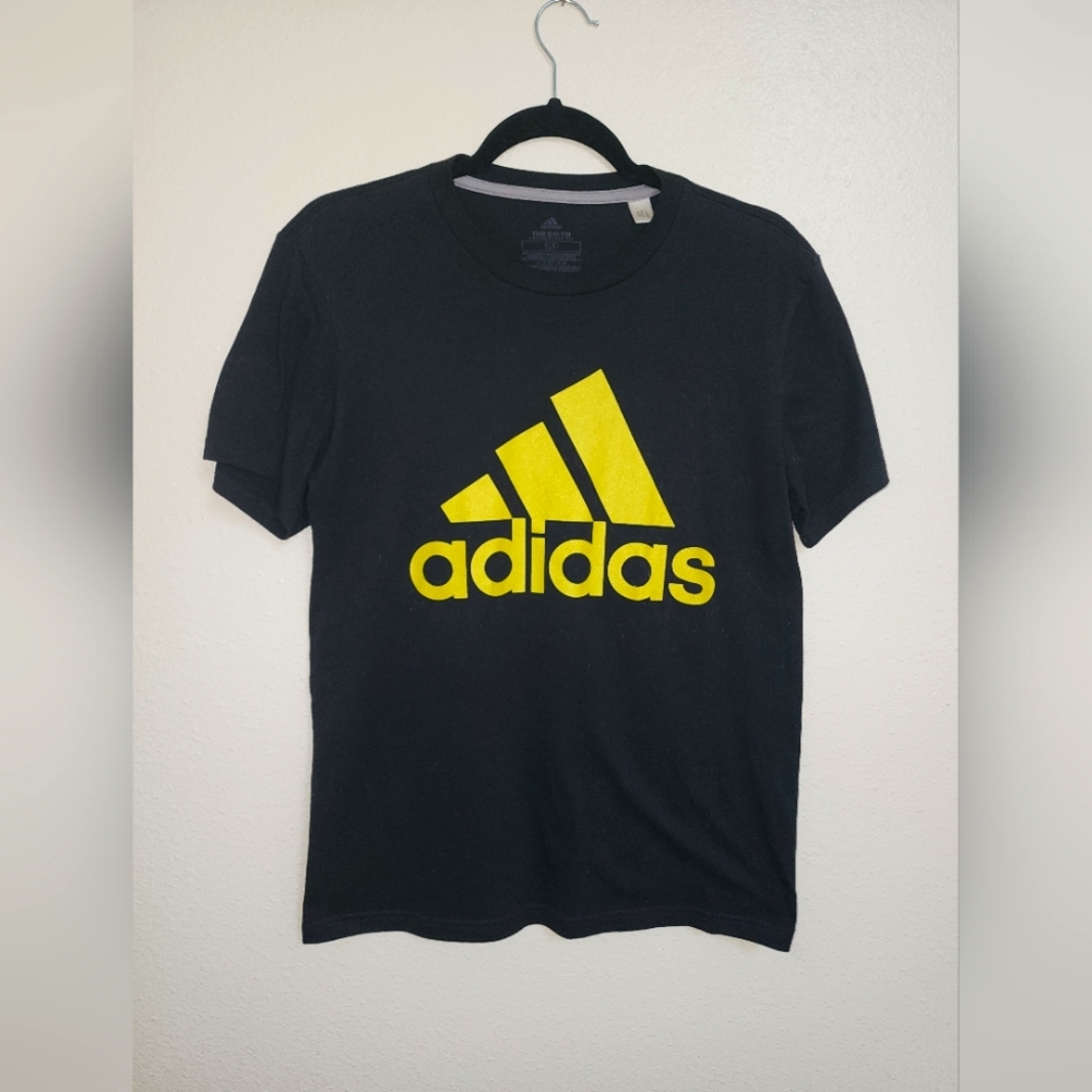 💚 Adidas The Go-To shirt